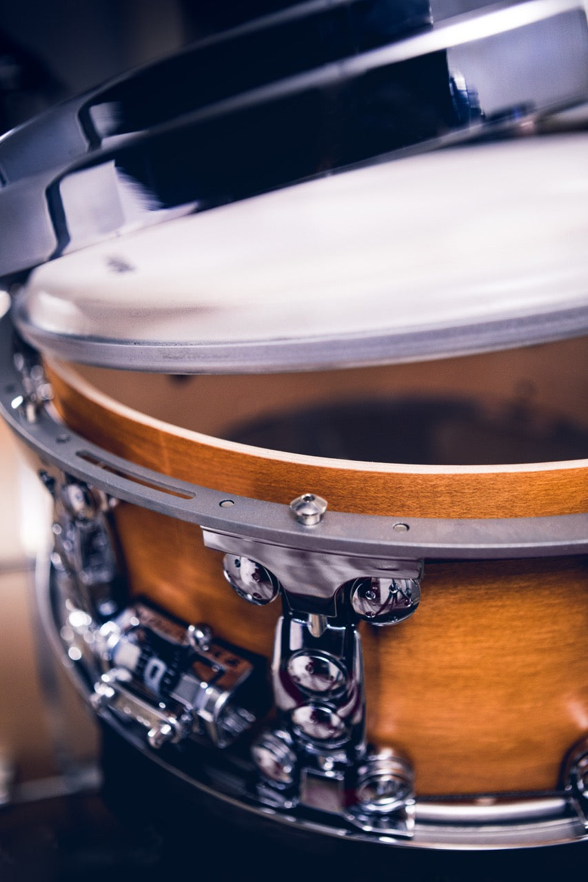 Changing the head on a dialtune snare drum